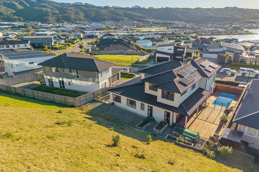 Photos of 111 Queen Charlotte Drive