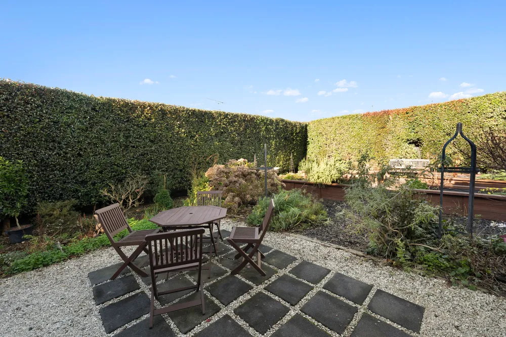 Photos of 98A Victoria Street