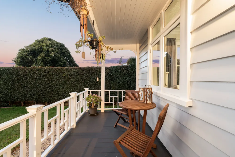 Photos of 98A Victoria Street