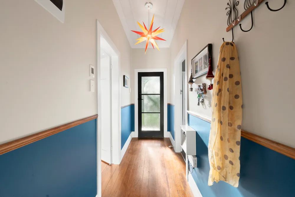 Photos of 98A Victoria Street