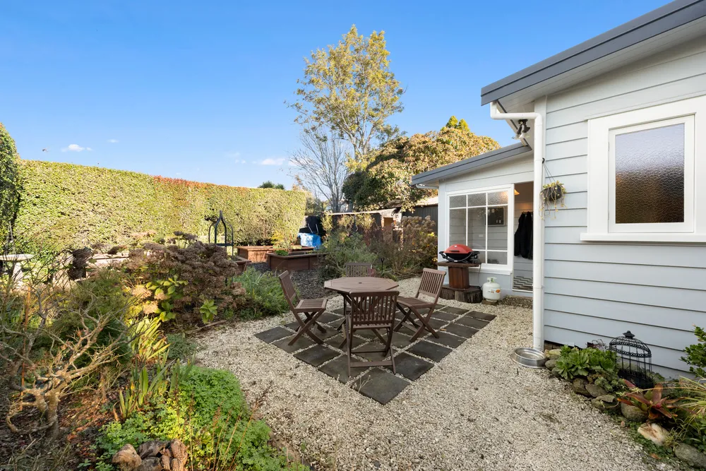 Photos of 98A Victoria Street