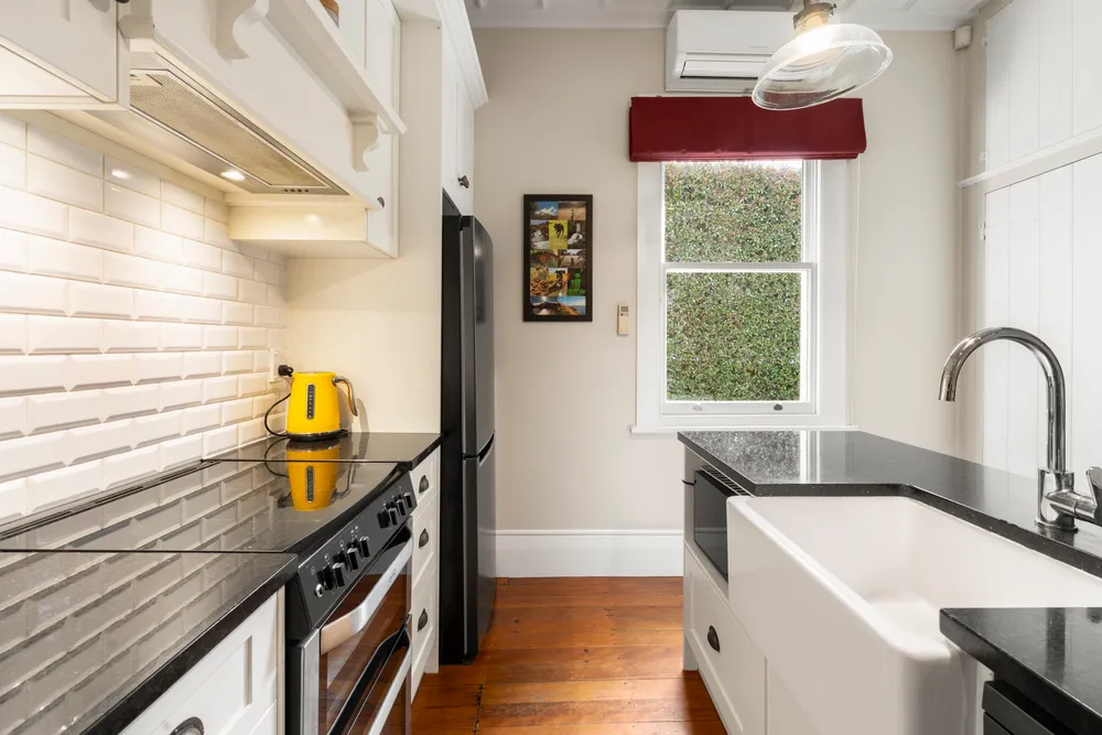 Photos of 98A Victoria Street