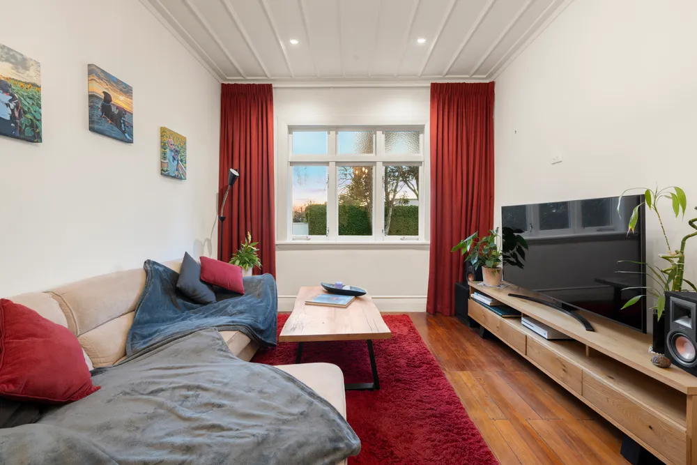 Photos of 98A Victoria Street