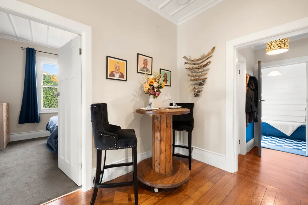 Photos of 98A Victoria Street