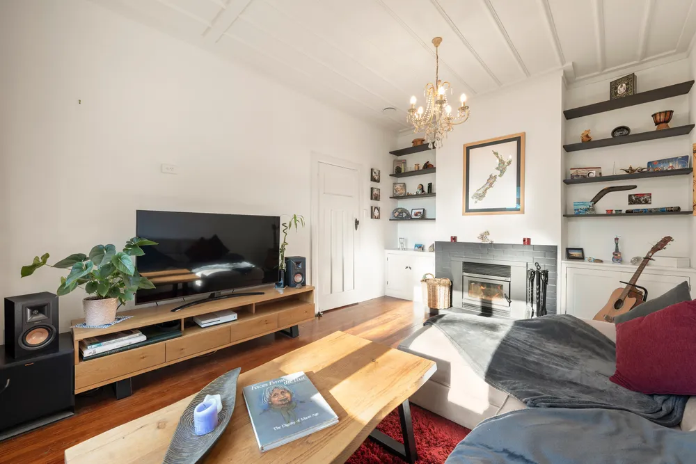 Photos of 98A Victoria Street