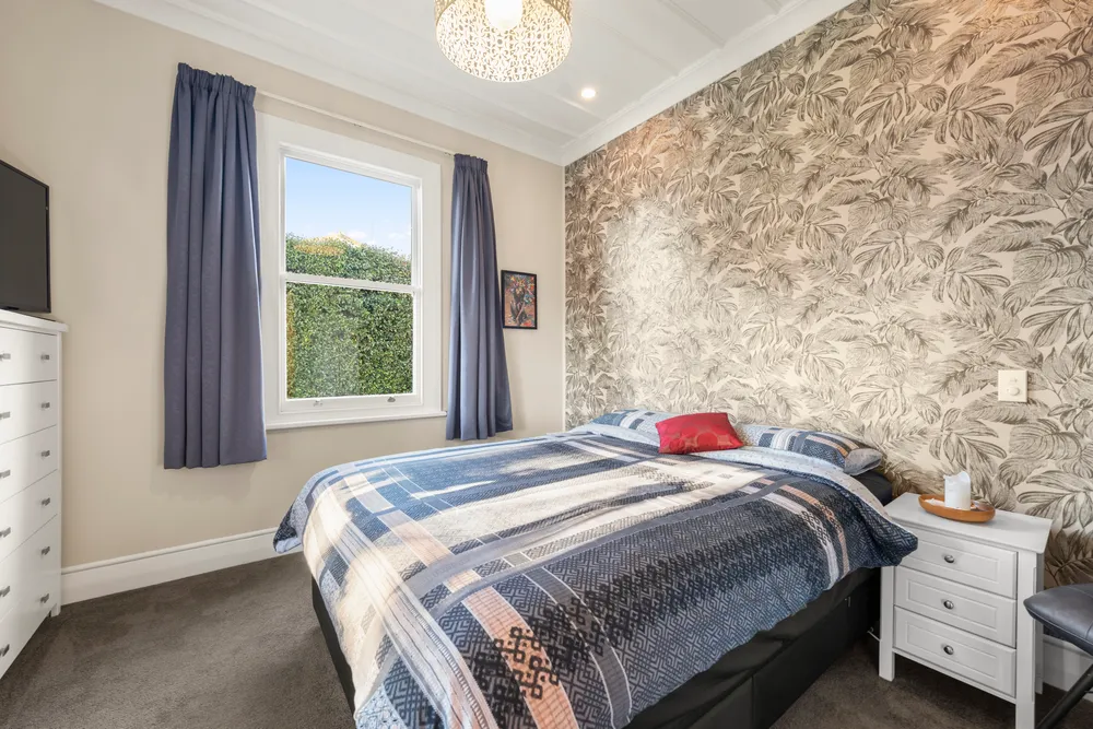 Photos of 98A Victoria Street