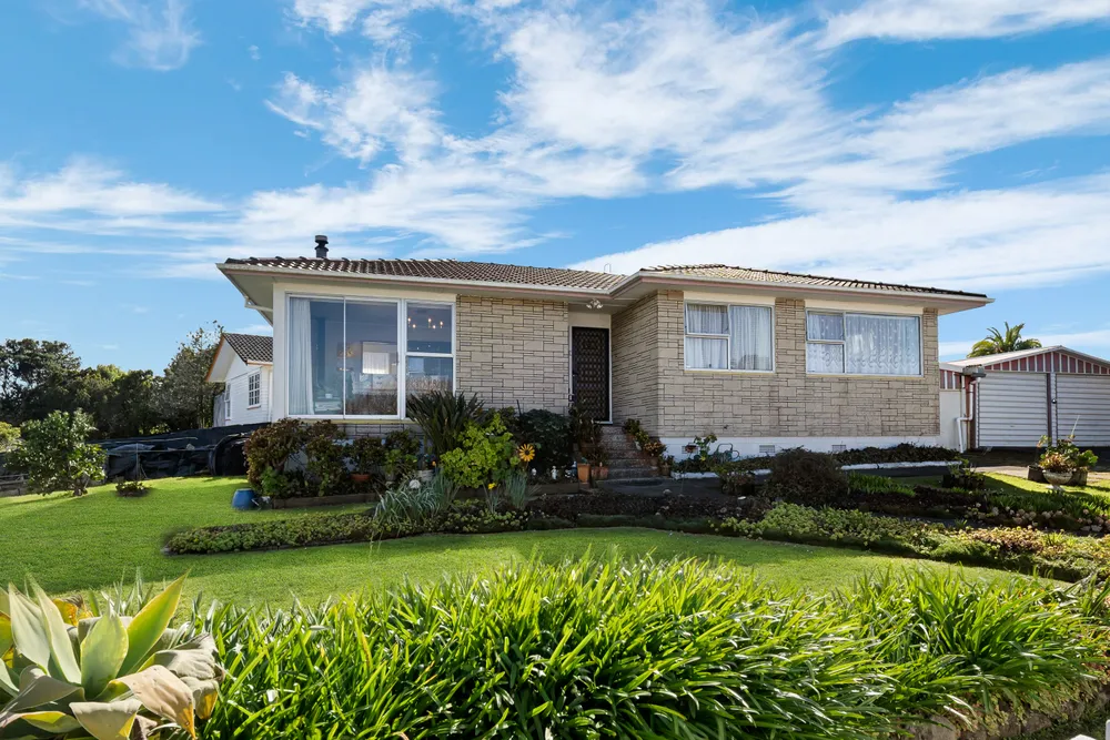 Photos of 17 Hope Farm Avenue