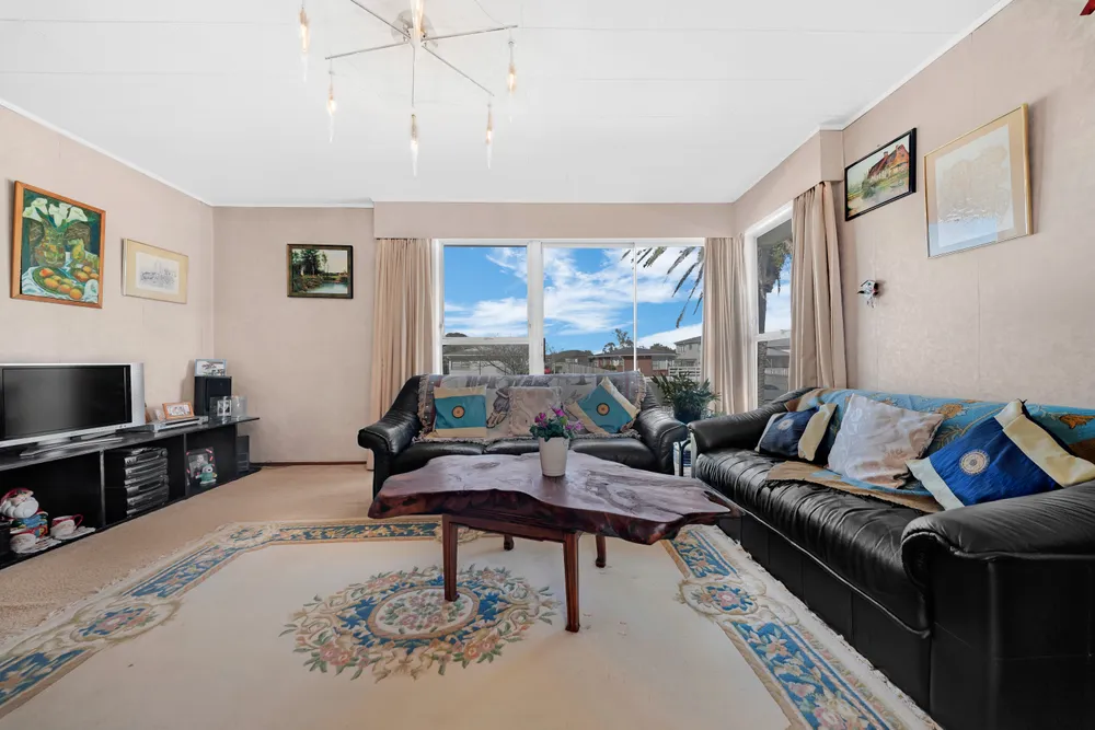 Photos of 17 Hope Farm Avenue
