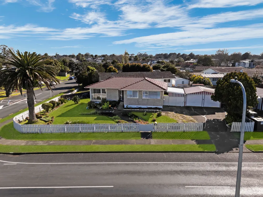 Photos of 17 Hope Farm Avenue
