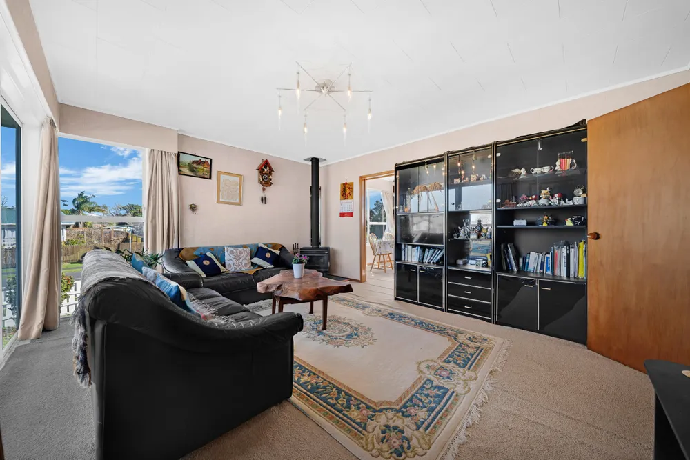 Photos of 17 Hope Farm Avenue
