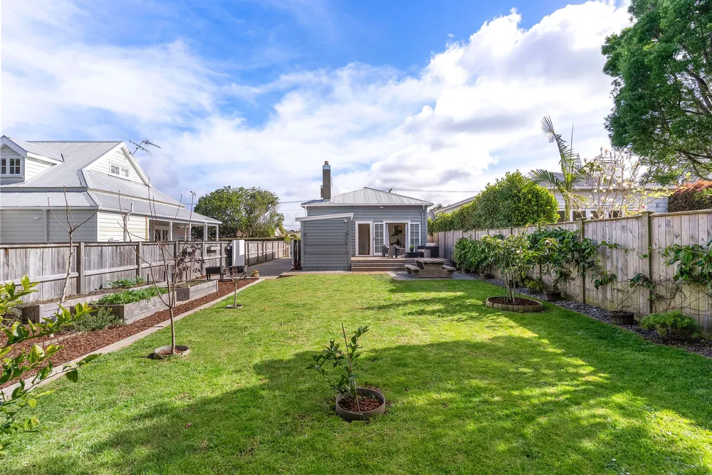 Photos of 11 Catherine Street
