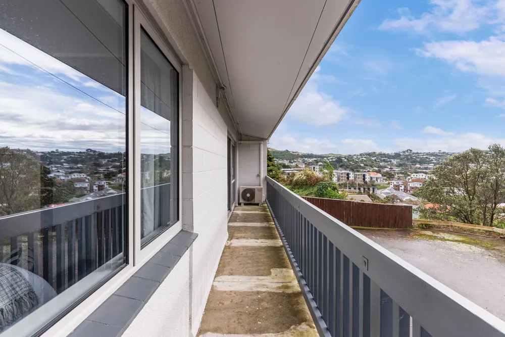 Photos of 2/74 Dominion Park Street