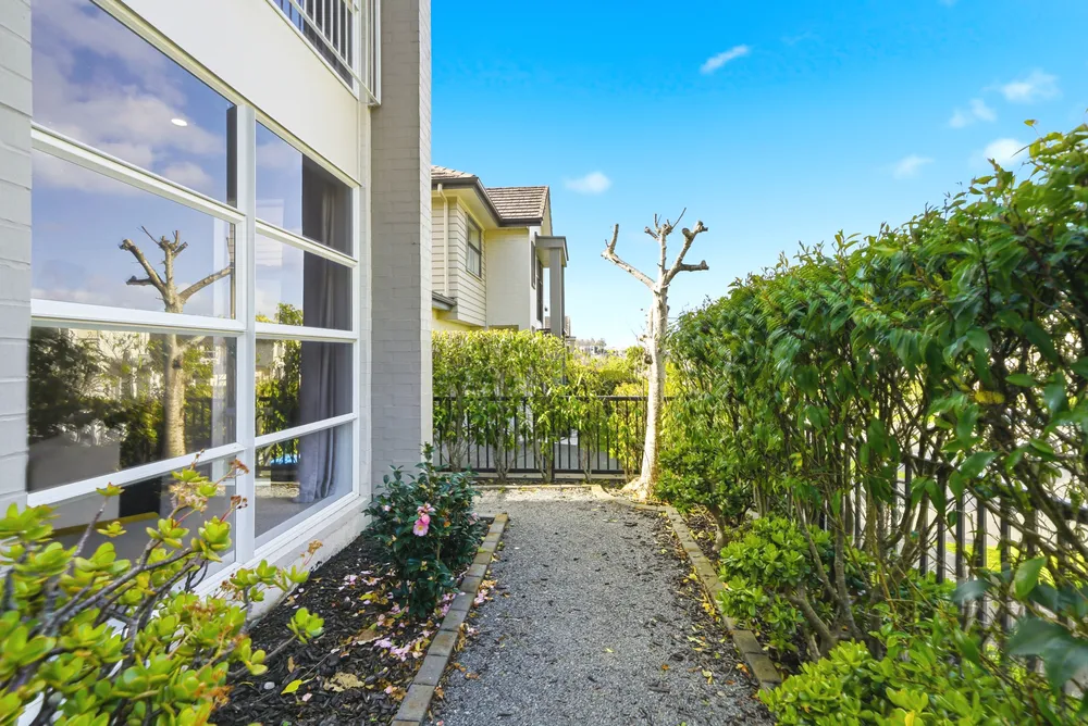 Photos of 37 Tihi Street