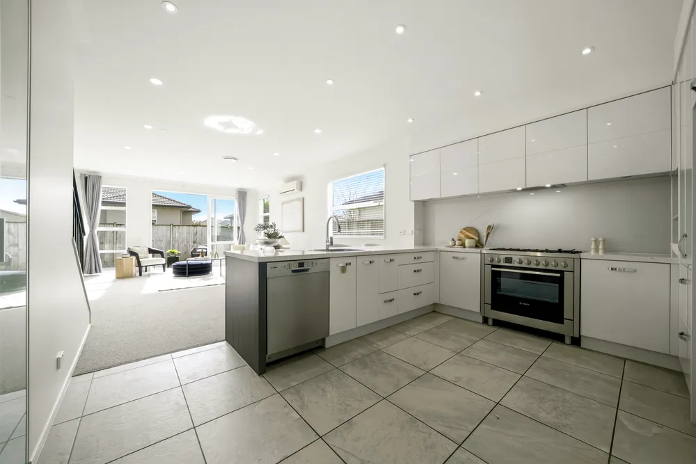 Photos of 37 Tihi Street