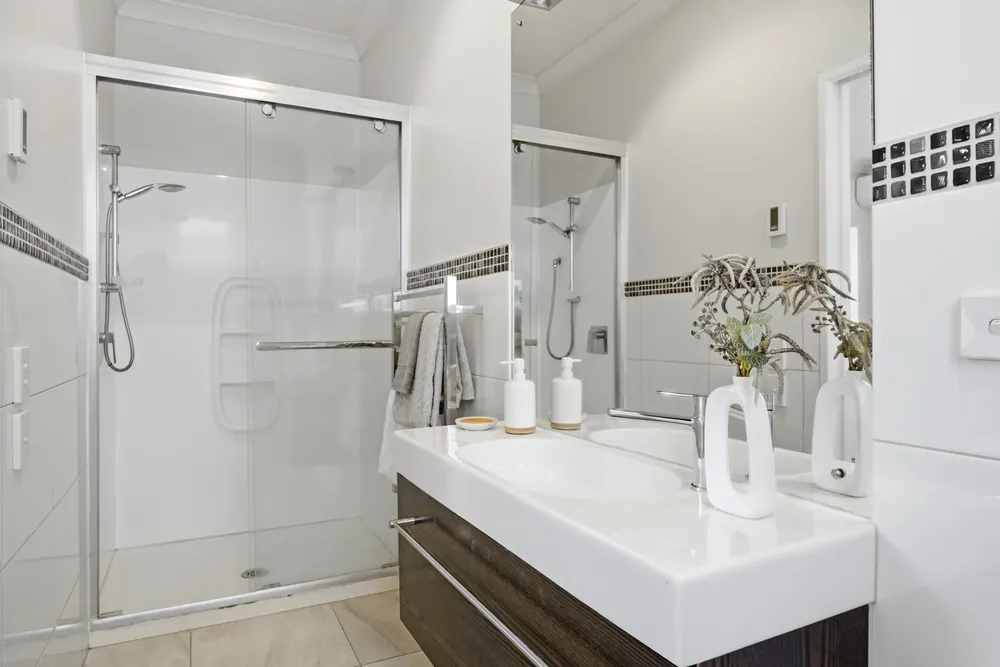 Photos of 37 Tihi Street