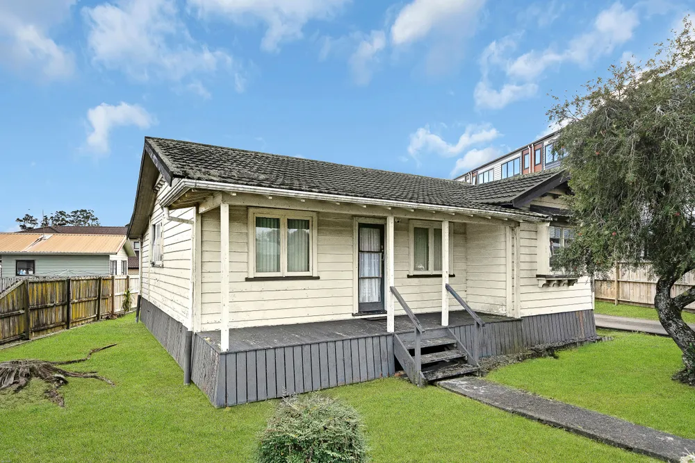 Photos of 2083 Great North Road