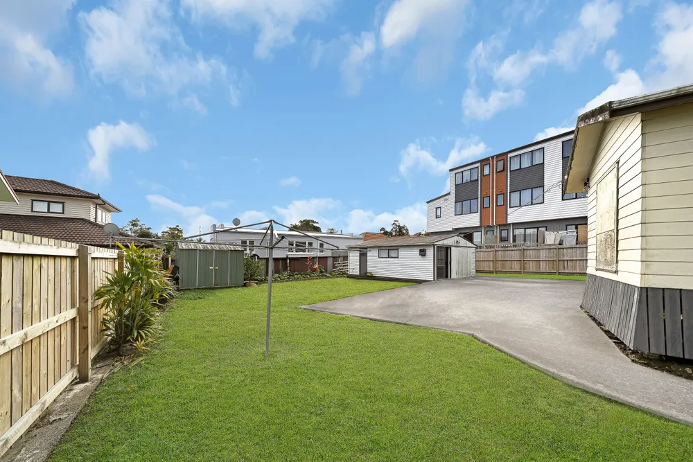 Photos of 2083 Great North Road