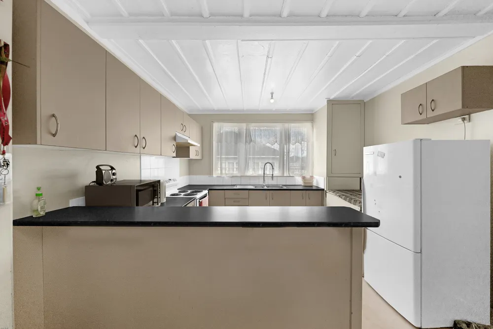 Photos of 2083 Great North Road