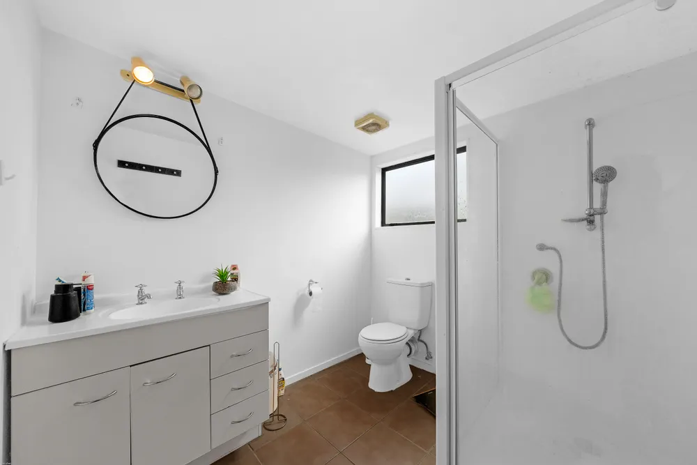 Photos of 2083 Great North Road