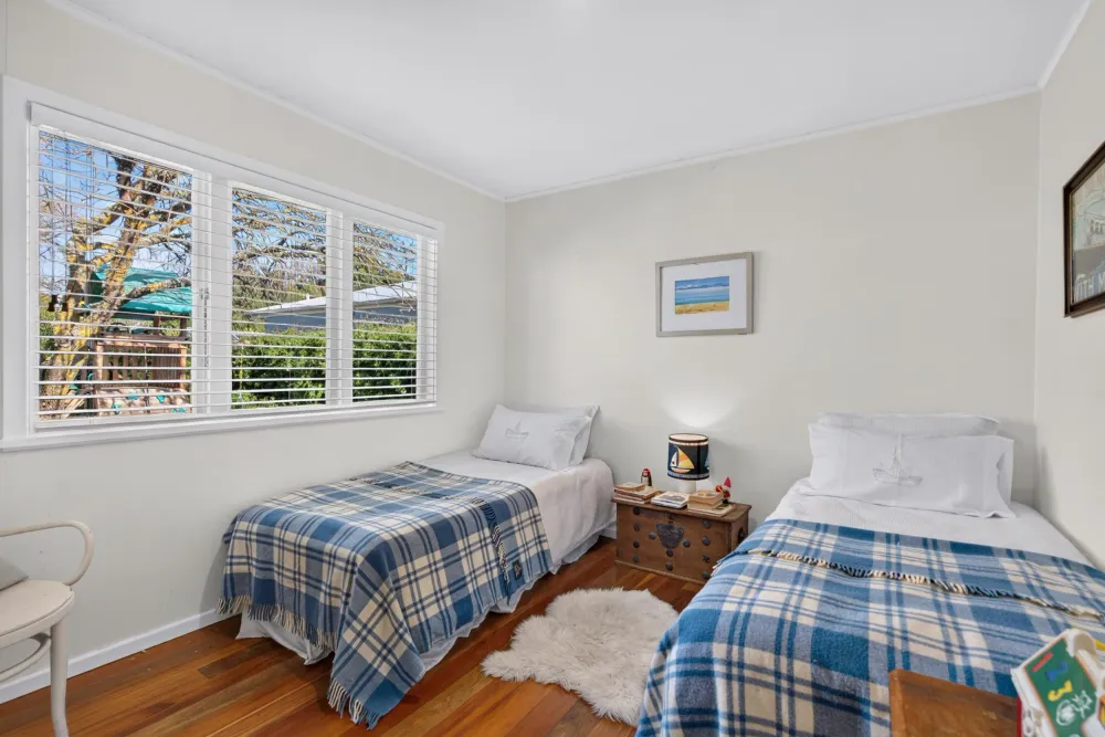 Photos of 320 Clifton Road
