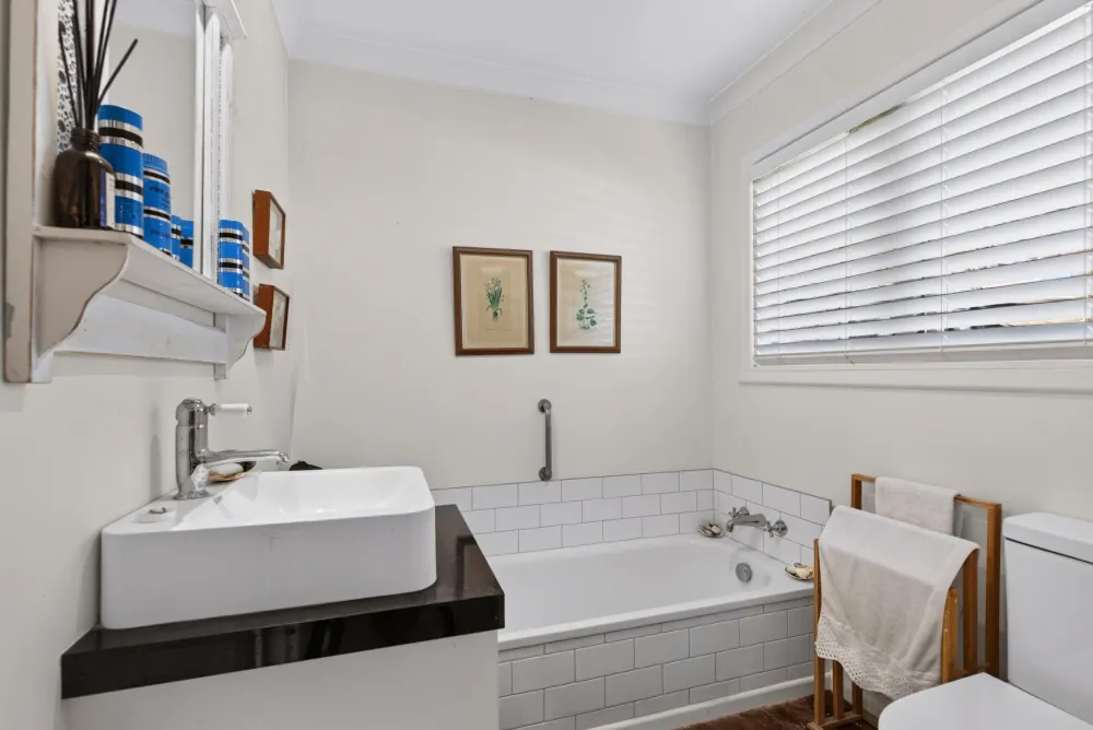 Photos of 320 Clifton Road