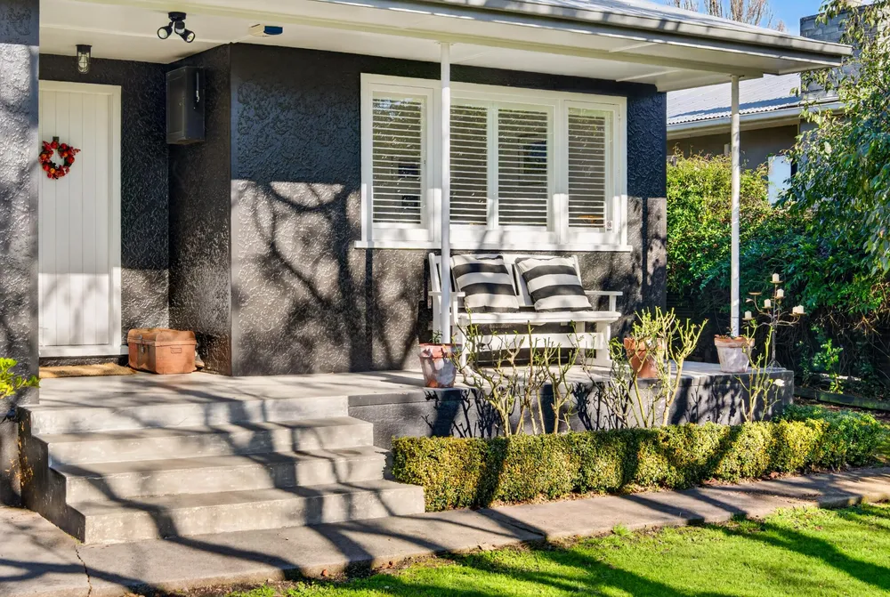 Photos of 320 Clifton Road