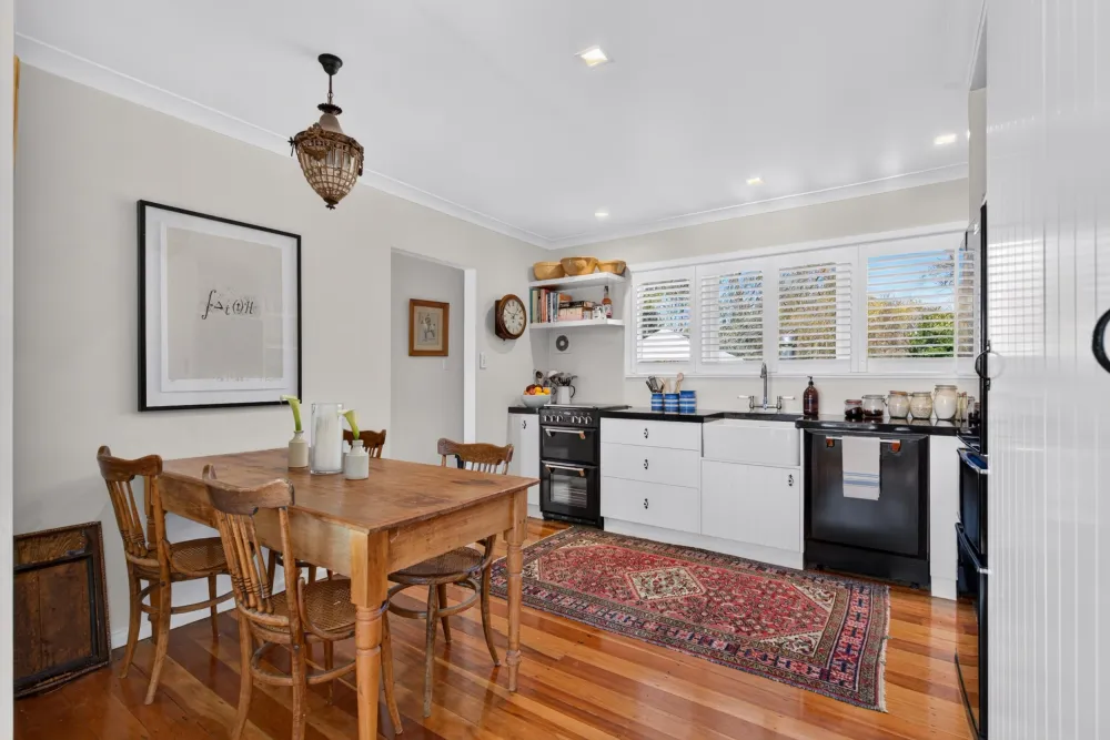 Photos of 320 Clifton Road
