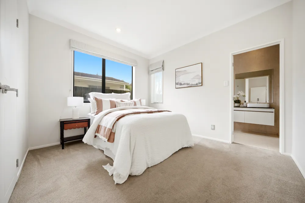 Photos of 324A Royal Road