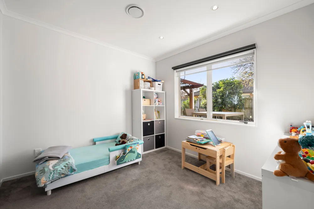 Photos of 35 Carisbrook Crescent