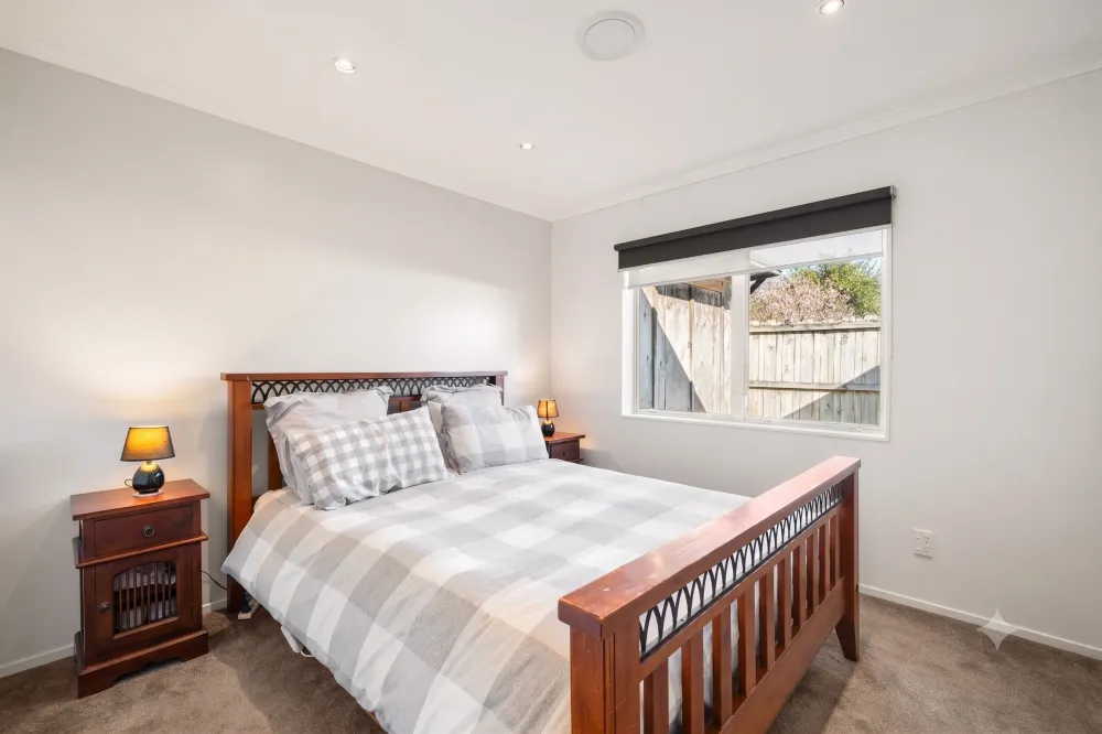Photos of 35 Carisbrook Crescent