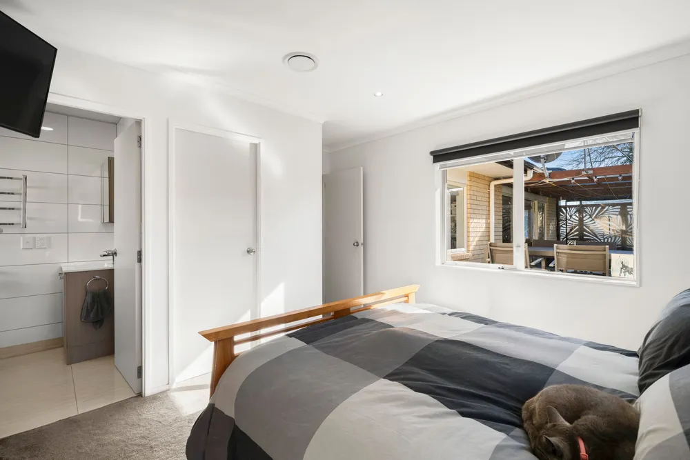Photos of 35 Carisbrook Crescent