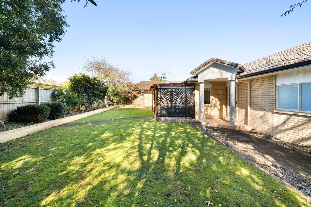 Photos of 35 Carisbrook Crescent