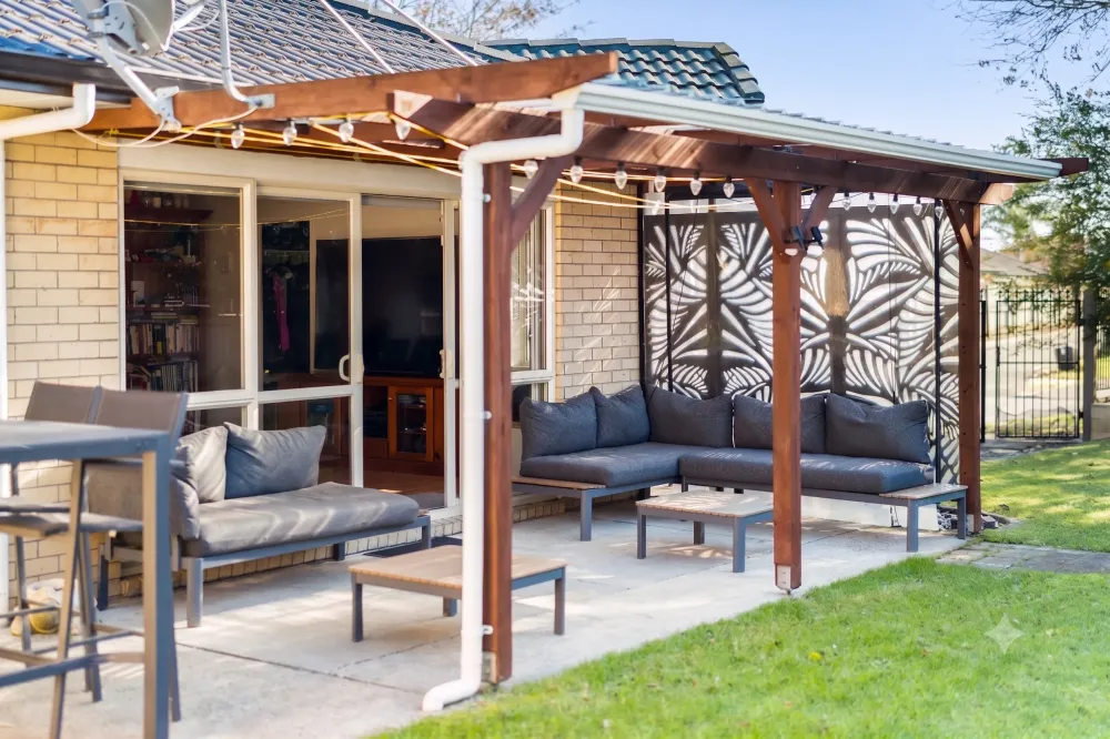 Photos of 35 Carisbrook Crescent
