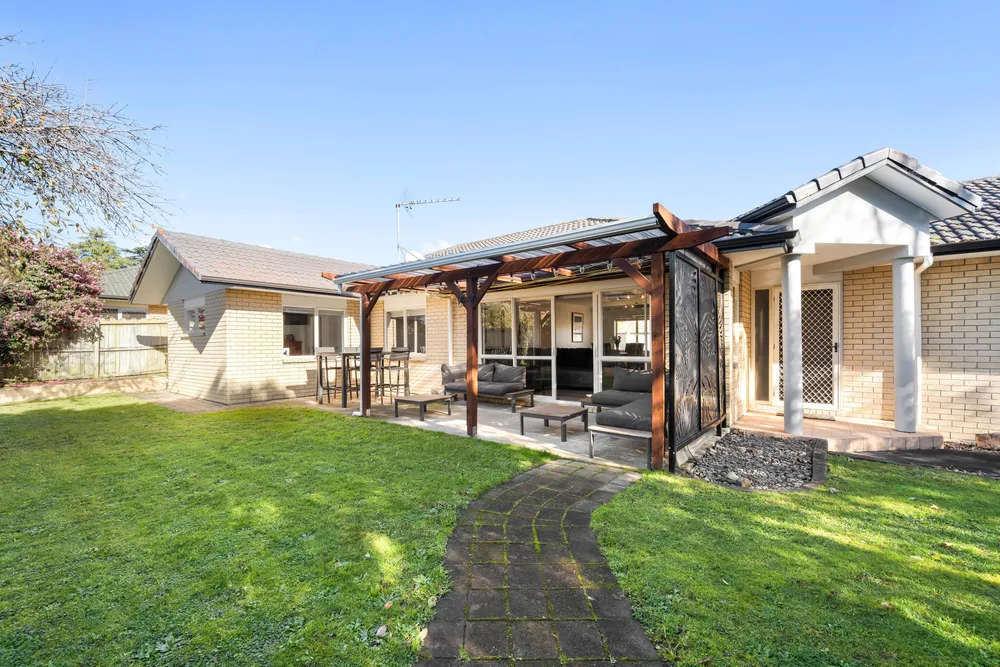 Photos of 35 Carisbrook Crescent