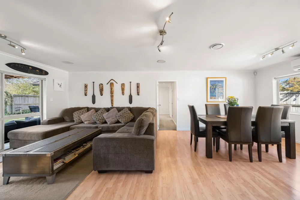 Photos of 35 Carisbrook Crescent