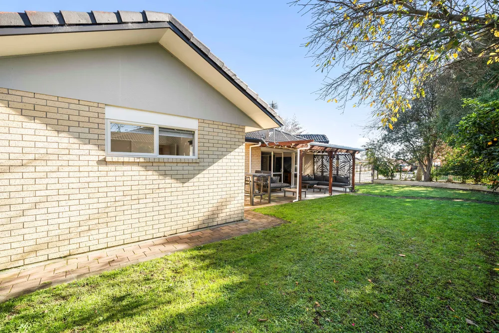 Photos of 35 Carisbrook Crescent