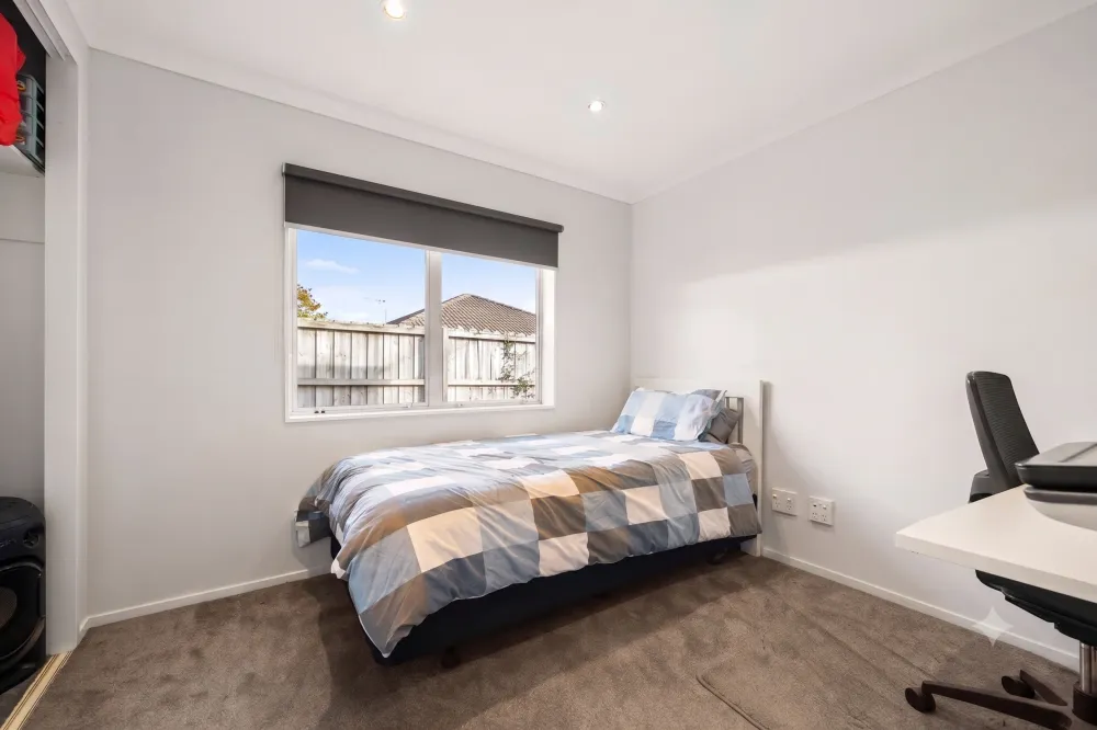 Photos of 35 Carisbrook Crescent