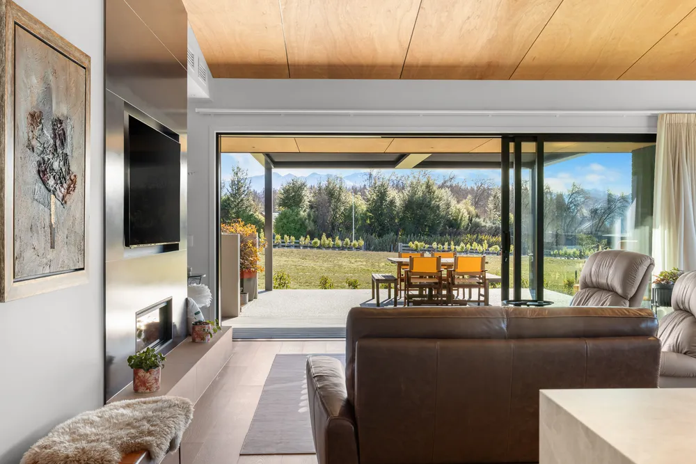 Photos of 19 Glenbrae Crescent