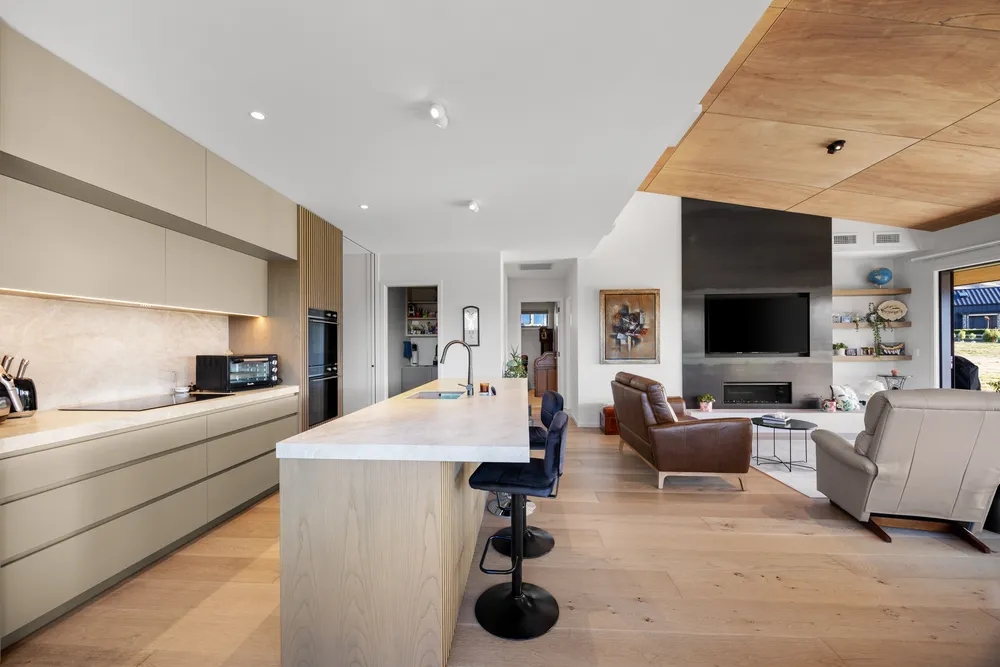Photos of 19 Glenbrae Crescent