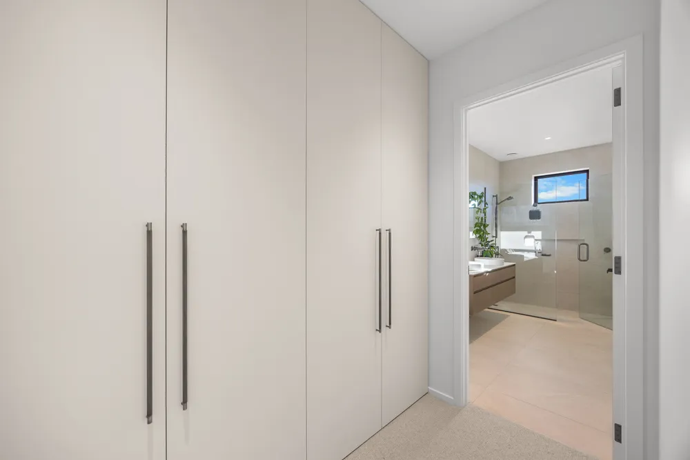 Photos of 19 Glenbrae Crescent
