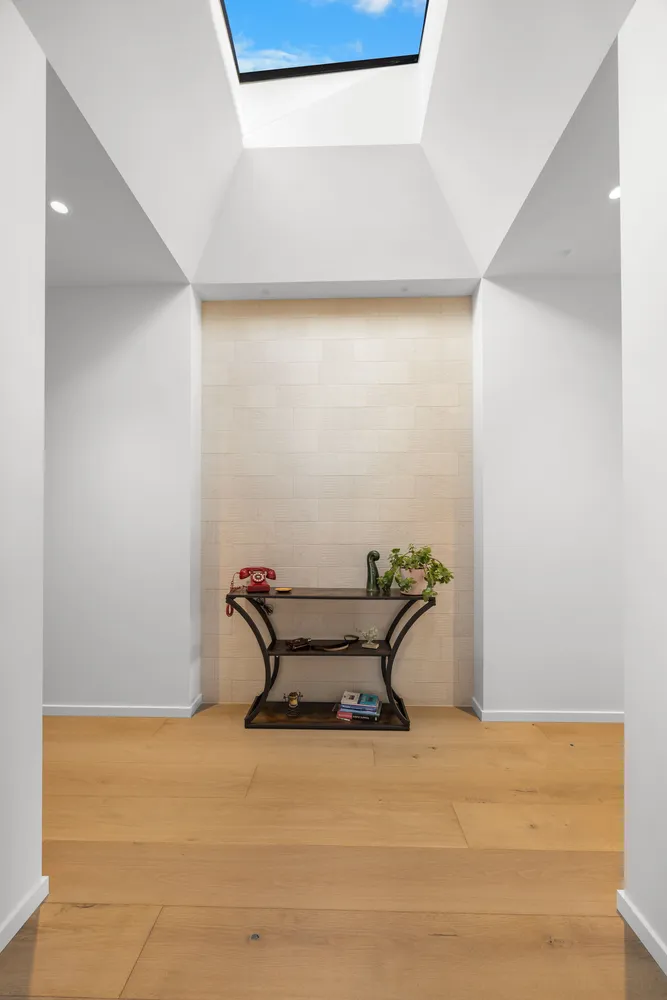 Photos of 19 Glenbrae Crescent
