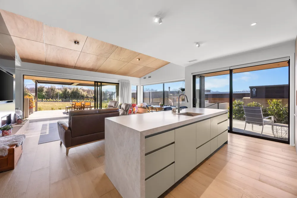 Photos of 19 Glenbrae Crescent