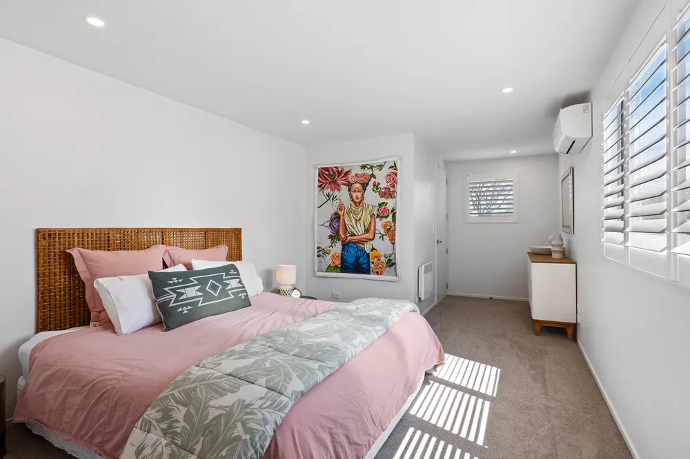 Photos of 49B McDougall Avenue