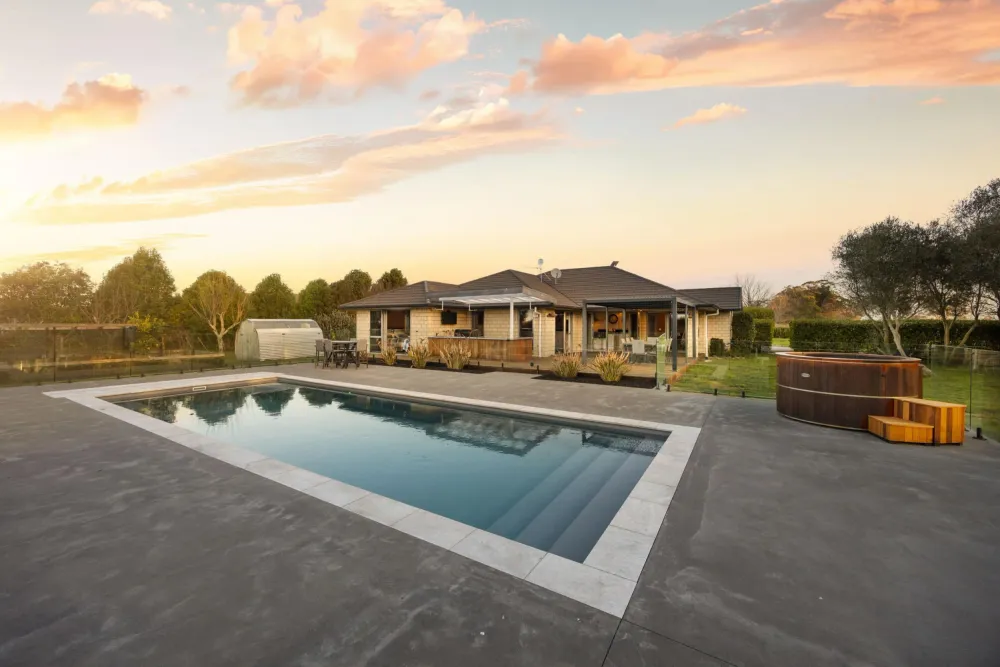 Photos of 499 Seddon Road