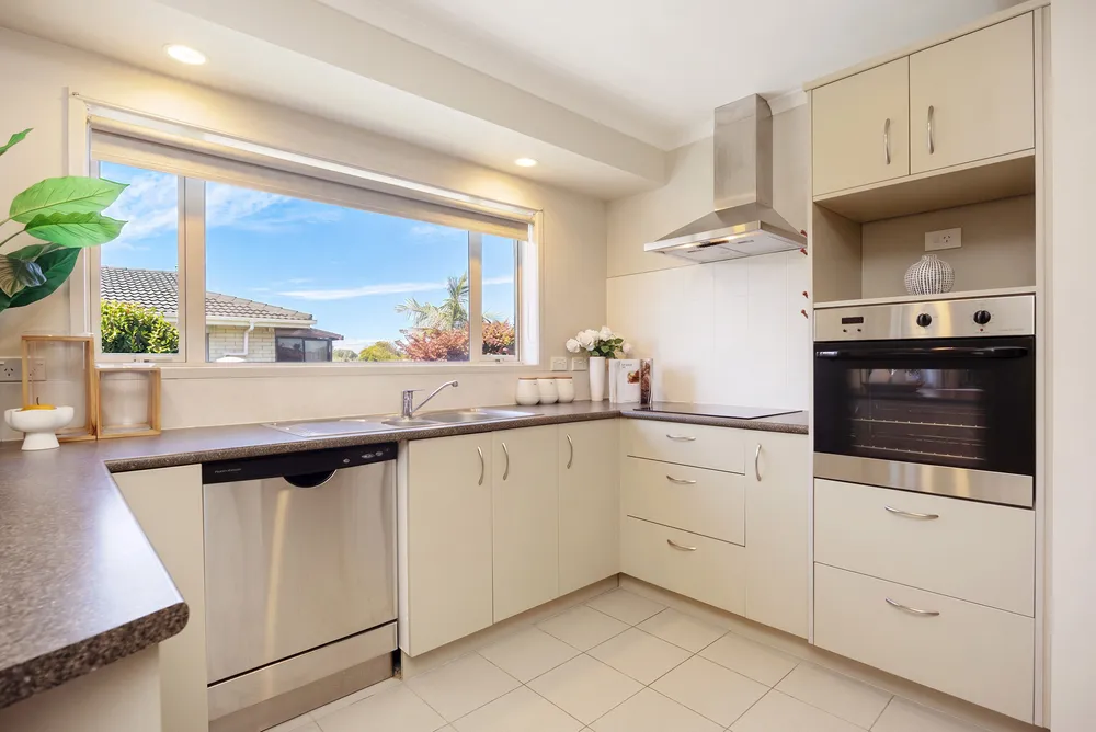Photos of 93B Florence Avenue