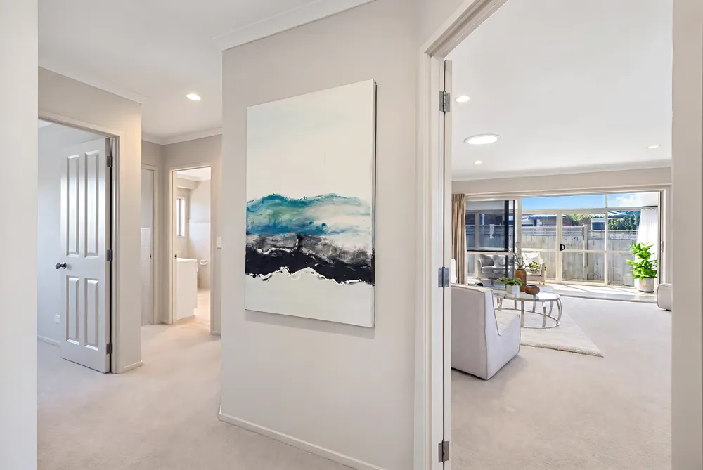 Photos of 93B Florence Avenue