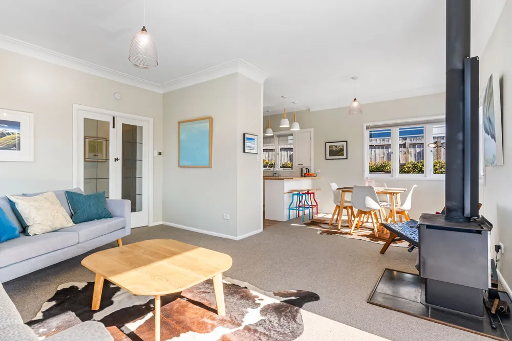 Photos of 4a Godden Crescent