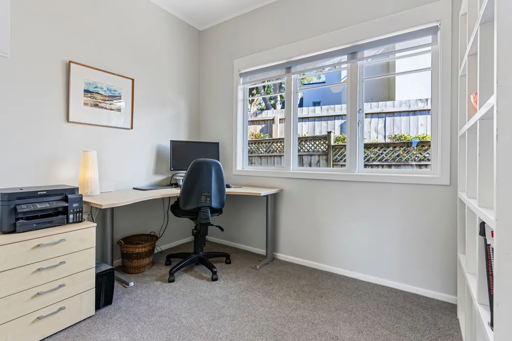 Photos of 4a Godden Crescent