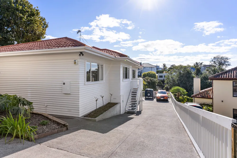 Photos of 4a Godden Crescent