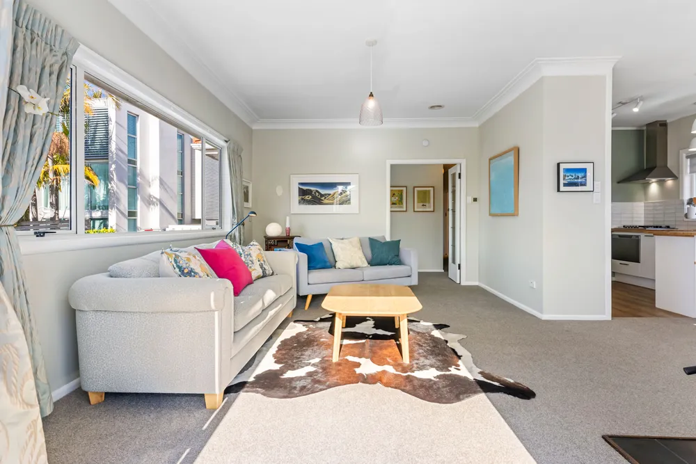 Photos of 4a Godden Crescent